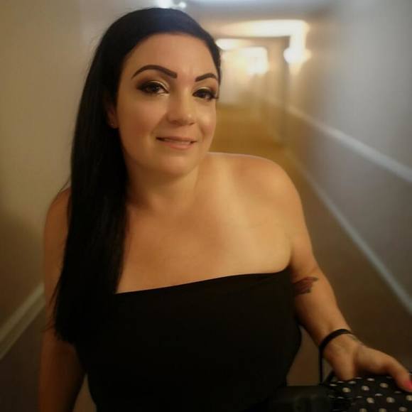 Meet your Posher, Danielle - Picture 1 of 1